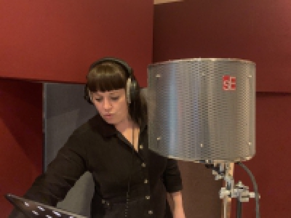 Recording of the Amazing Backing Vocals by An Pierlé en Esther Lybeert***